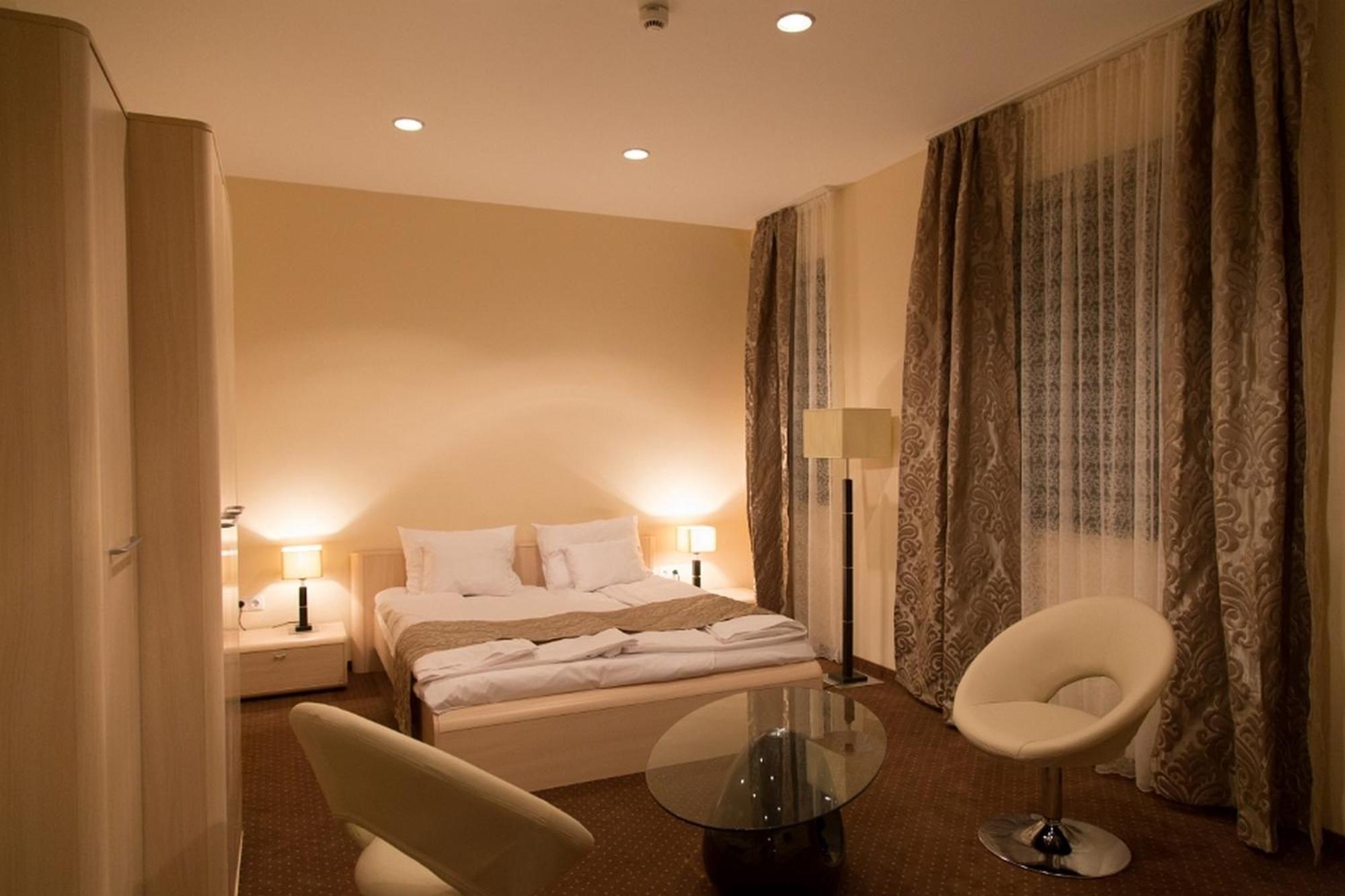 Hotel Brill Oroshaza Bilik gambar