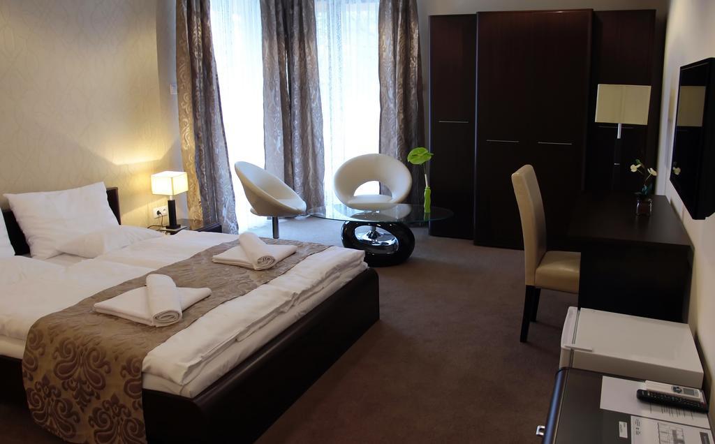 Hotel Brill Oroshaza Bilik gambar