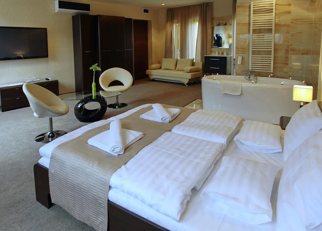 Hotel Brill Oroshaza Luaran gambar
