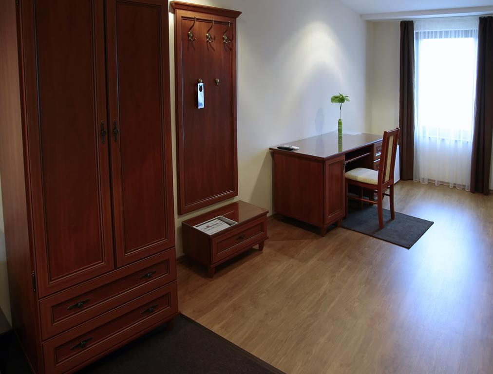 Hotel Brill Oroshaza Bilik gambar